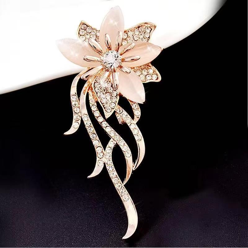 Fashionable Flower Brooch Rhinestone Crystal Brooch Pin Wedding Party Women Garment Accessories Jewelry Jewelry Fashion