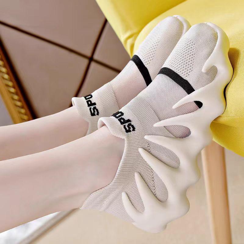2025 new mesh shoes women's octopus socks fly-woven soft-soled casual sports shoes mesh breathable running coconut shoes