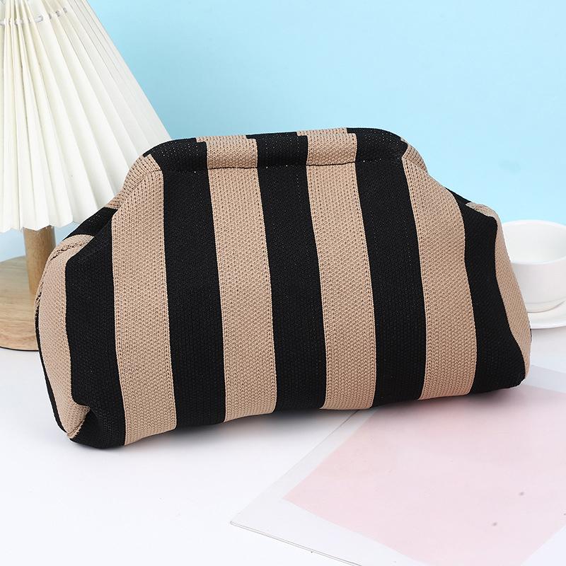 

Yogodlns Летняя пляжная сумка-клатч для женщин, плетеные крючком сумки, кошельки, вязаные пельмени, клатч, рюшированный, облако, повседневная сумка-клатч с цветными блоками 2 чёрный/коричневый