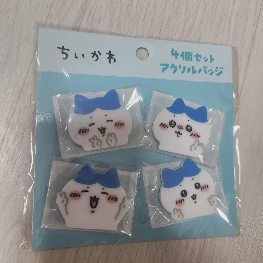 

Акриловый значок Хачиварэ, Четыре фото 4cut