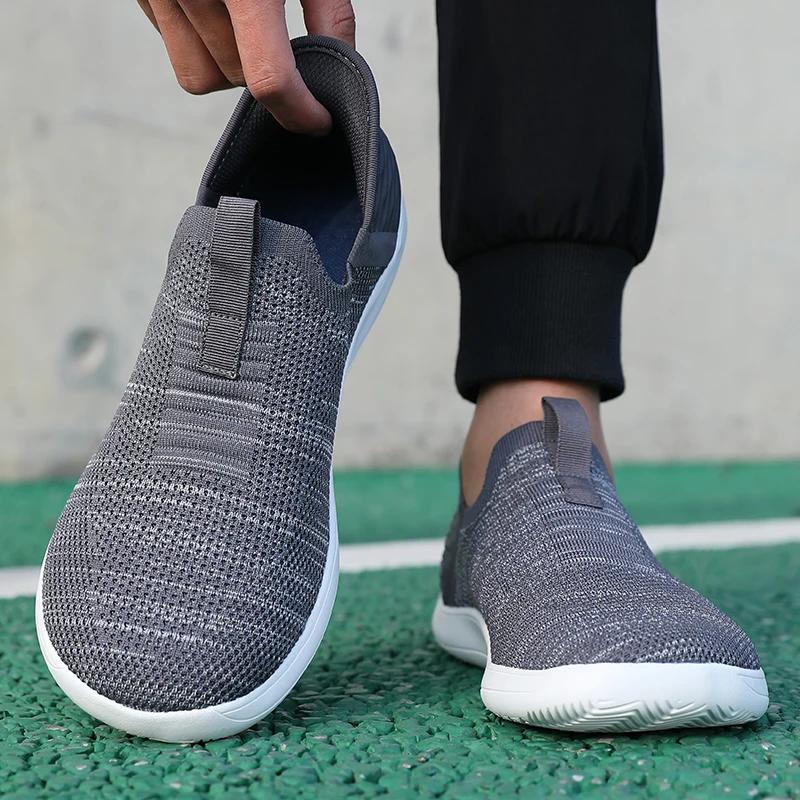 Lightweight Men Casual Shoes Classic Breathable Slip On Male Durable Sneakers Anti-Slip Men'S Flats Outdoor Walking Shoes