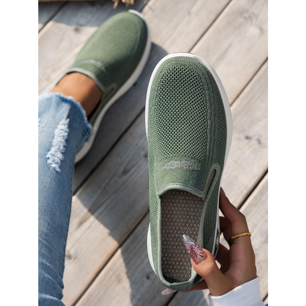 Women's Spring and Summer Cloth Shoes Are Breathable, Lightweight and Comfortable Shoes, Sports and Casual Shoes, and Mesh Shoes