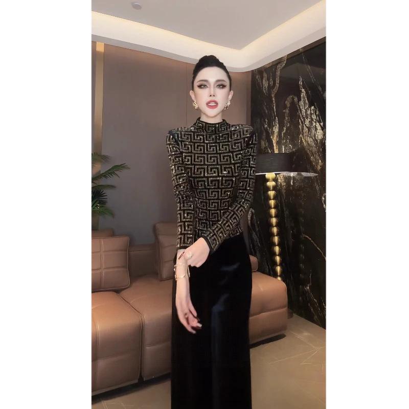 De Rong Velvet High Neck Rhinestone Long Sleeve Elegant Slimming Top L