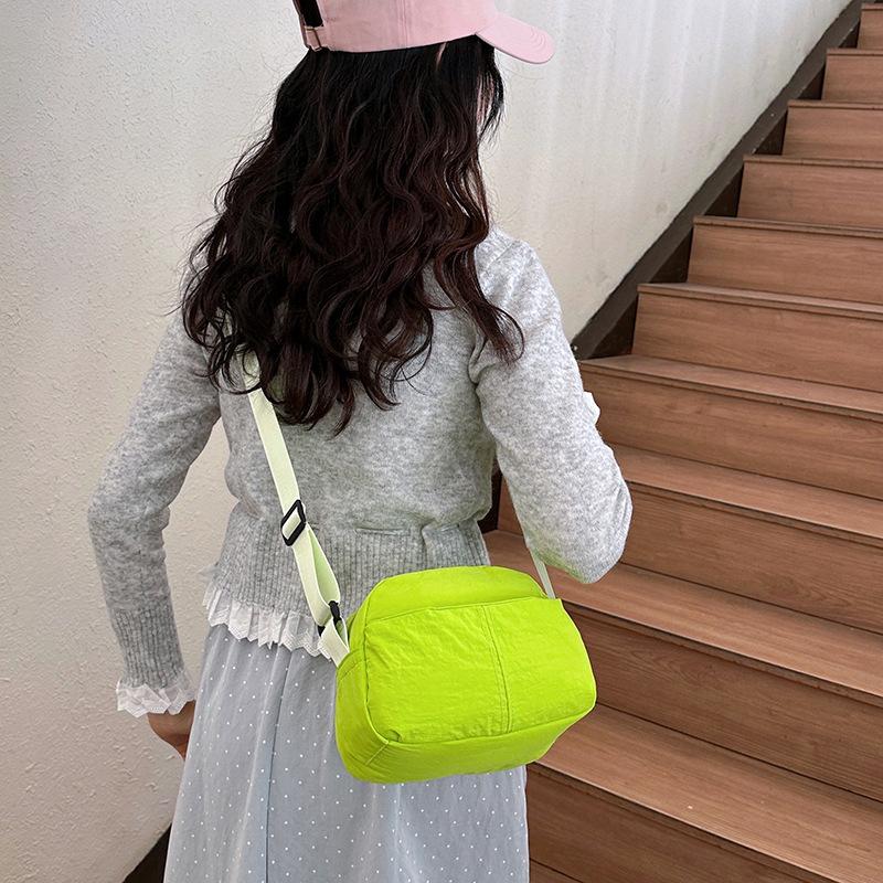 Nylon messenger bag women's new model, women's bag casual shoulder bag light small bag large capacity small cloth bag