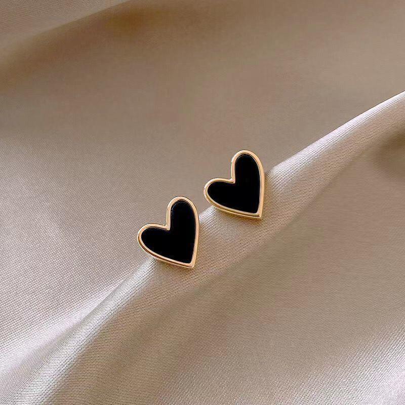 

Серьги-гвоздики из серебра 925 пробы, гипоаллергенные, маленького размера, с черной и белой клеткой гингем, в форме сердечка любви, необычные, в стиле Ins, нишевый дизайн, черные серьги для ушей Black Heart stud earrings [Silver Needle]]