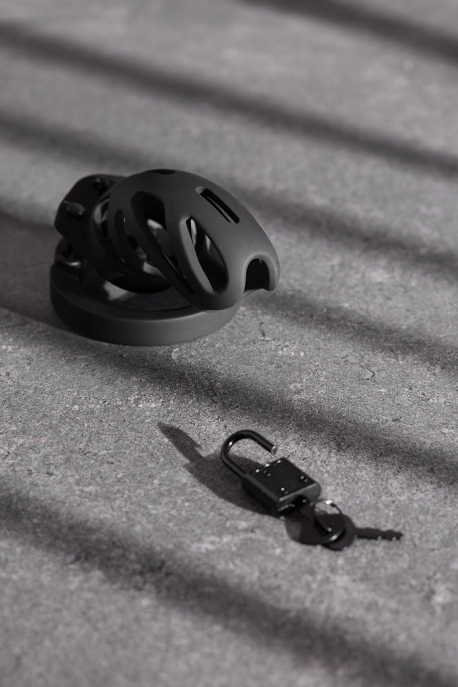 Cage de chasteté ManCage Modèle 24 - 9 x 3.5cm Noire - MANCAGE - Cages de Chasteté