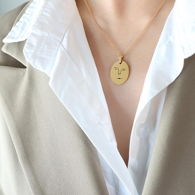 Creative Smiley Face Portrait Pendant Necklace - Gold Plated Titanium Steel Clavicle Chain, European & American Style