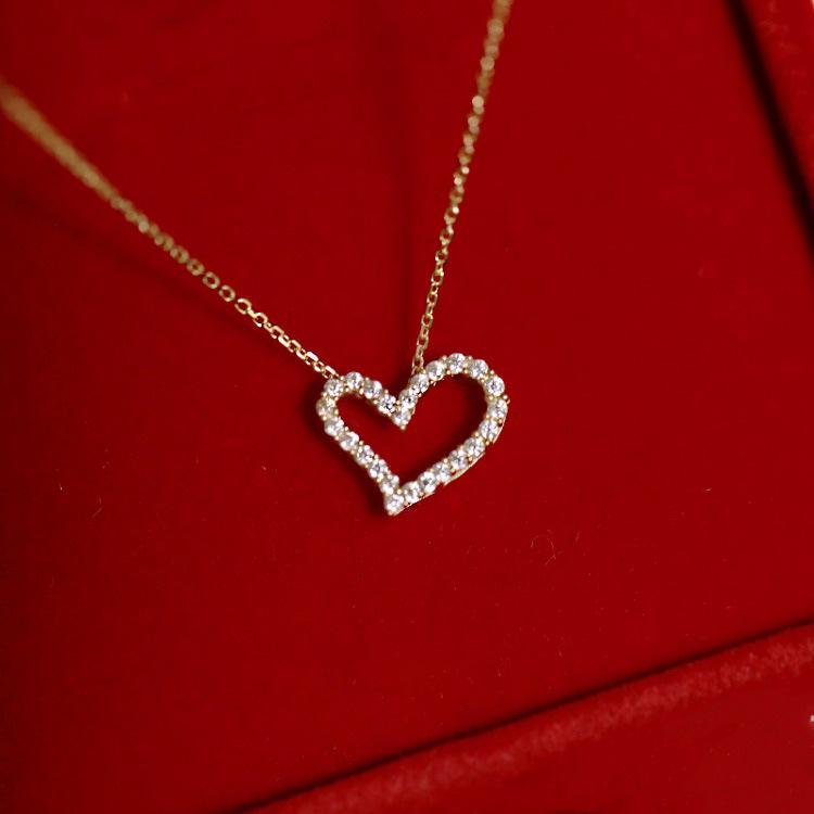 

S925 Sterling Silver Zircon Inlaid Heart Necklace - Elegant and Versatile 925 Silver
