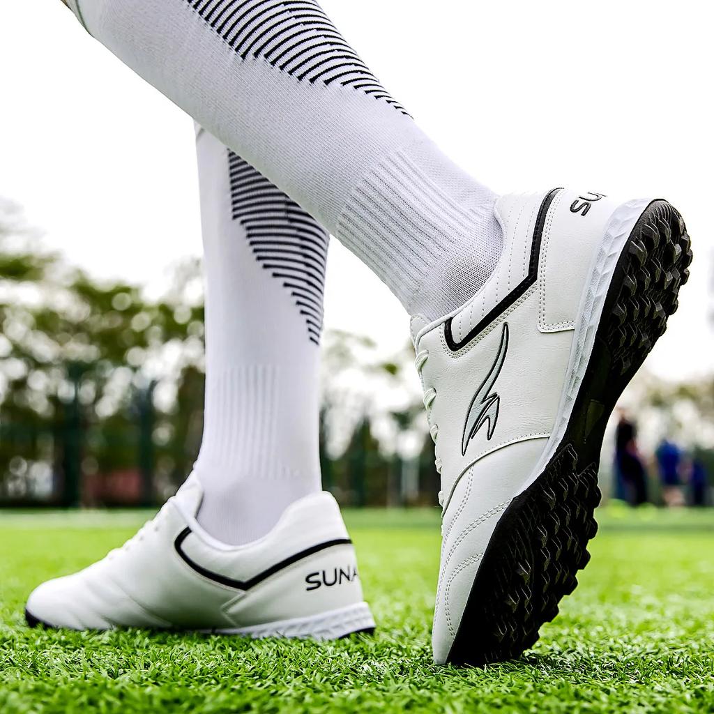 Breathable Mesh Youth Soccer Shoes Anti Skid Male Sneakers Society Chuteira Turf Soccer Cleats Professional Men Football Boots