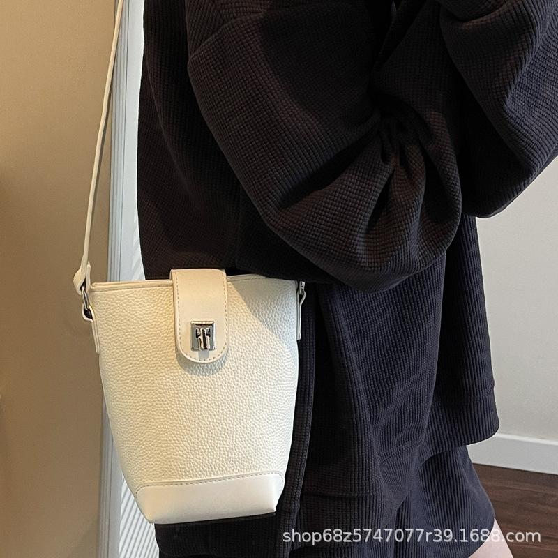 Foreign Style Ins Versatile Bucket Small Bag Women's 2025 New Summer Niche Design Mobile Phone Bag Shoulder Messenger Bag