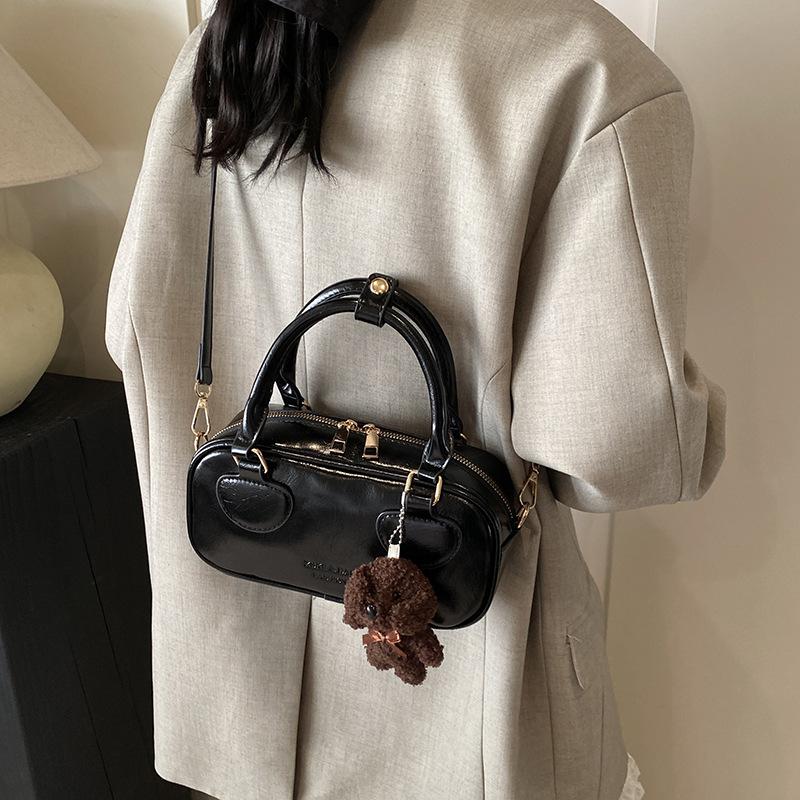 Tragbare Bowlingtasche Damen 2025 neue trendige Mode einfache Kissen-Tasche einzelne Schulter Umhängetasche trendy