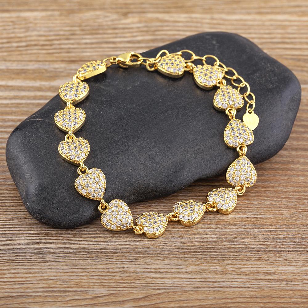 Gold Chain Heart Bracelet, a Wedding Gift for Women.