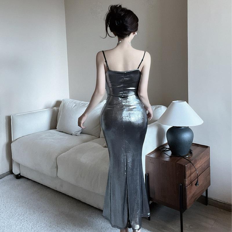 Elegant Women's Glitter Mermaid Evening Gown - Slim Fit Hip-Hugging Design