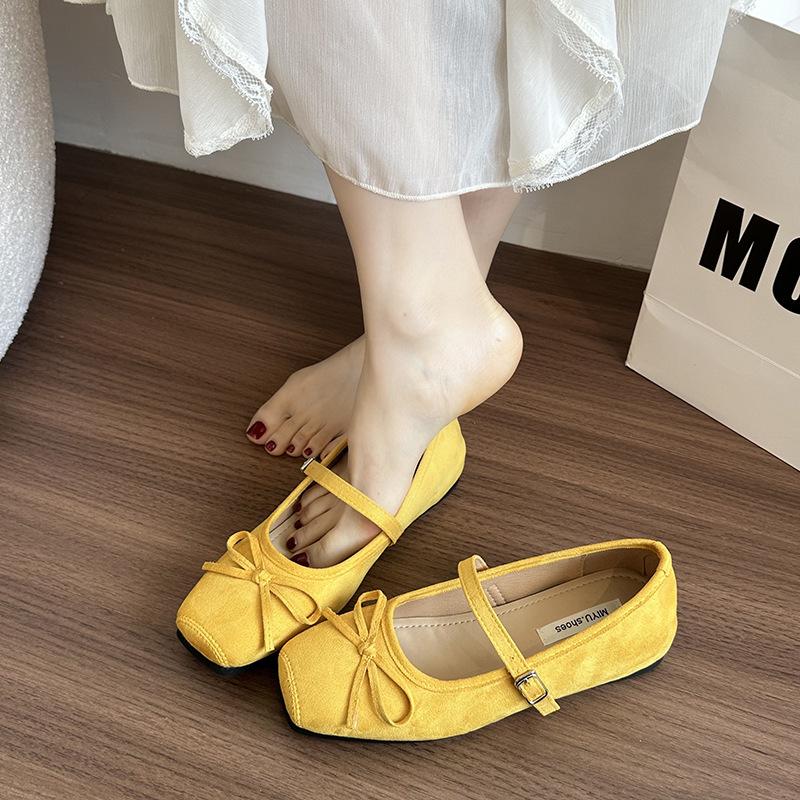 Design sense niche one-word buckle shallow mouth single shoes women's 2025 new late evening breeze with skirt Mary Jane grandma shoes