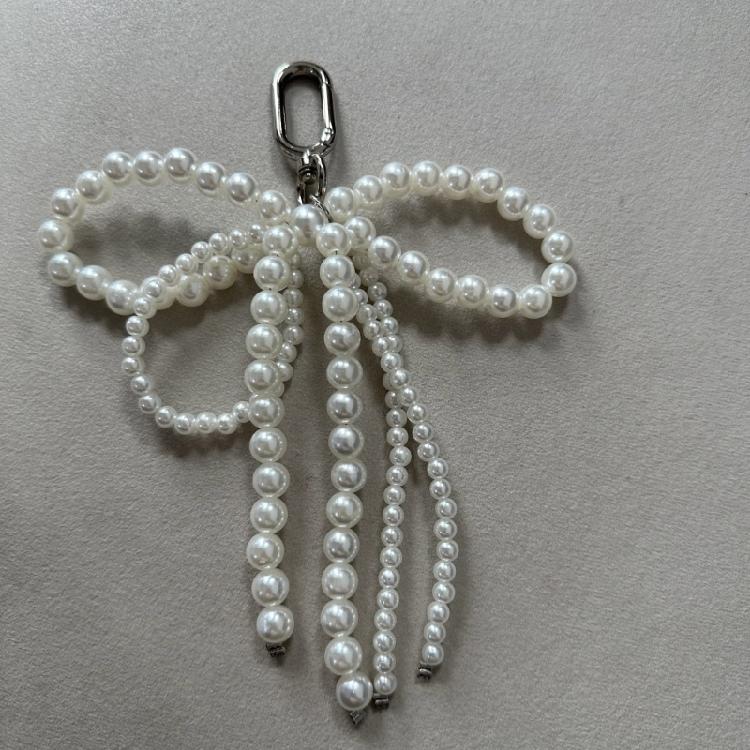 Pearl Beaded Bowknot Keychain Decorations Pendant Handbag Hangings Ornament Sweet Keyring Pendant for Women Girls
