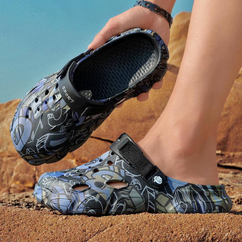 Fashion Summer Men Hole Shoes EVA Thick Bottom Slippers Casual Non-Slip Outdoor Slippers Beach Water Shoes Home Casual Slide Sandals