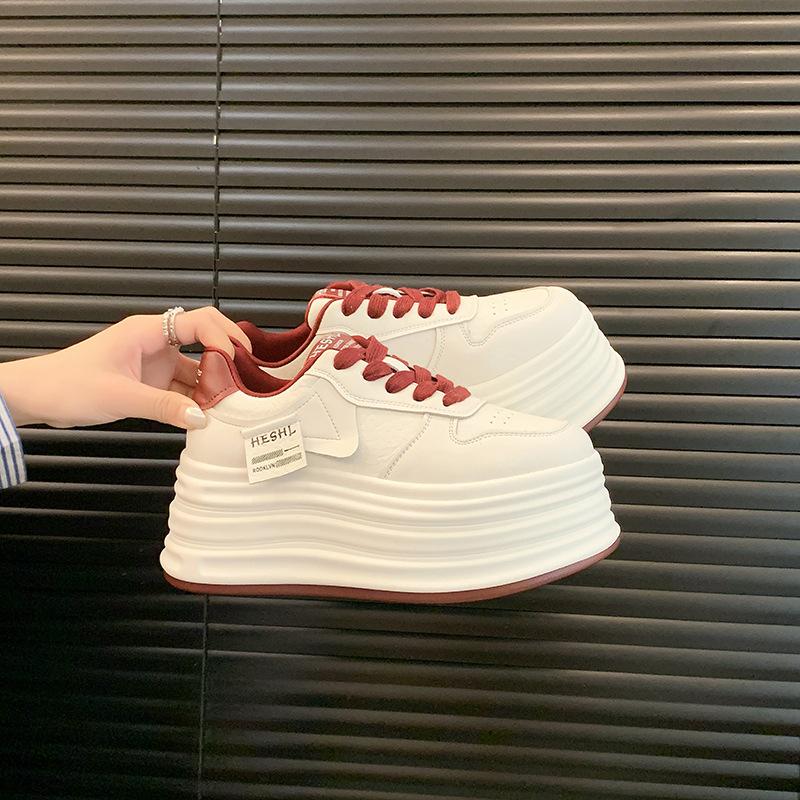 

2024 осень двойное дно светлый бисквит толстая подошва белые туфли женские черно-белые туфли панда доска новые универсальные повседневные туфли 35 красный