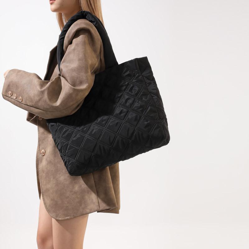 Chic Cotton Tote Bag For Women Versatile Casual Handheld And Shoulder Carrying Bag Stylish And Functional