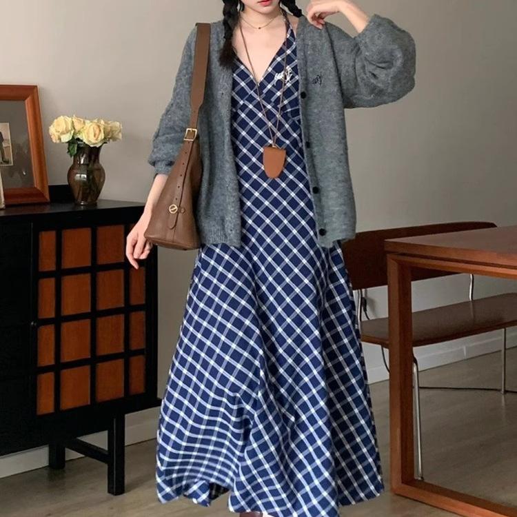Early spring French retro V-neck neck strap suspender dress women's design plaid blue a-word long skirt