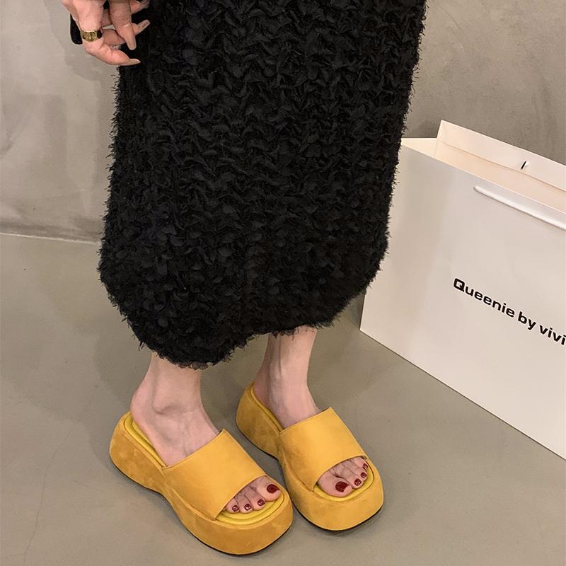 Letní dámské platformové pantofle s otevřenou špičkou, klínkovým podpatkem, nazouváky, ležérní silná podrážka, společenské boty ve streetovém stylu