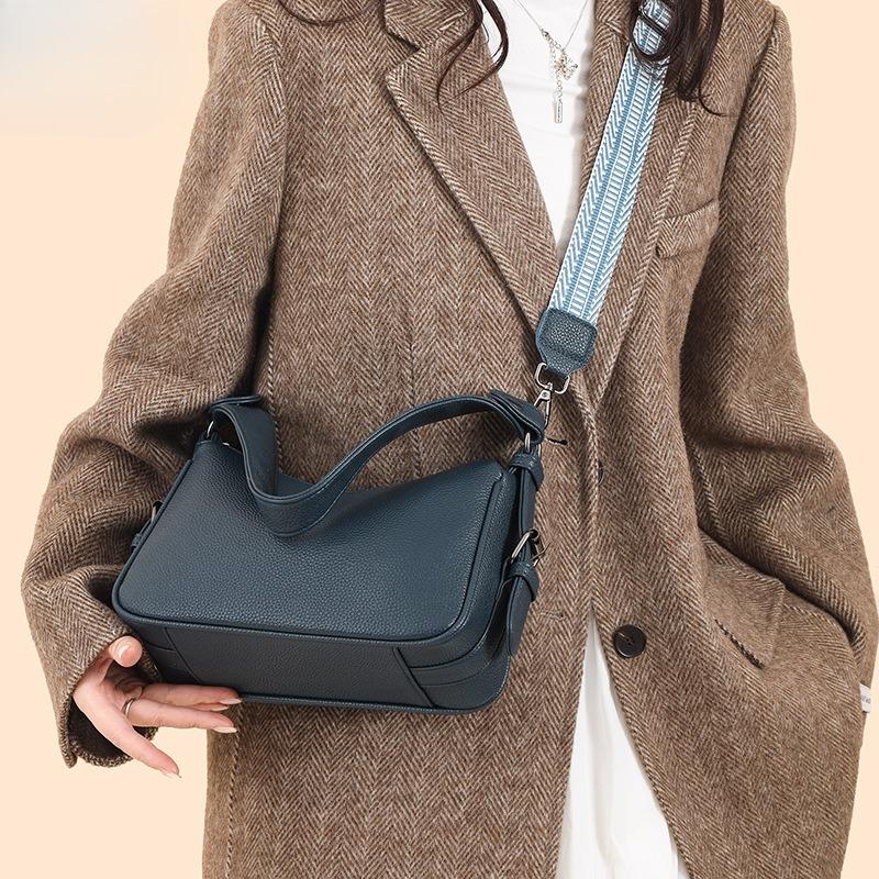 Fashionable and Casual Large-capacity Pillow Bag, Single-shoulder Crossbody Bag Made of Cowhide