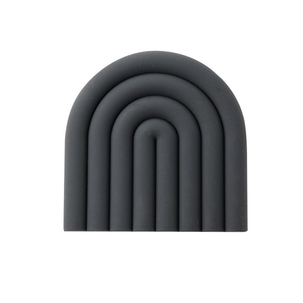 U-formet varmeisolasjonsmatte Høy temperatur Husholdningsbrikker Skåler Og Tallerkener Silikon Anti-strykematte Bordmatte Spisebrikke