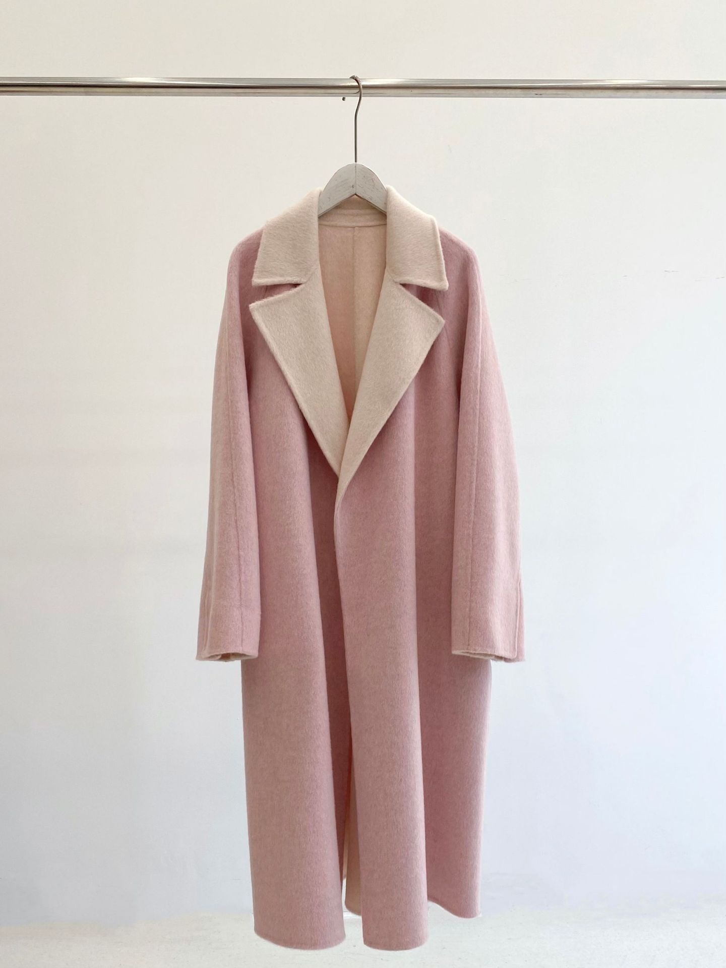 

Розовое двустороннее шерстяное пальто с большим отложным воротником, женское шерстяное пальто средней длины, простое и свободное по темпераменту, на осень и зиму average size