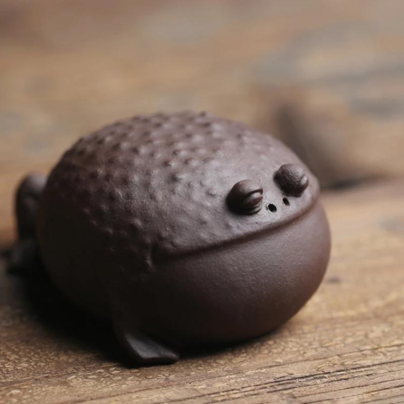 Porcelain 9CM Lucky Frog Statue Tea Pet Zen Coarse Pottery Handmade Chinese Animal Cute Sculpture Home Decor