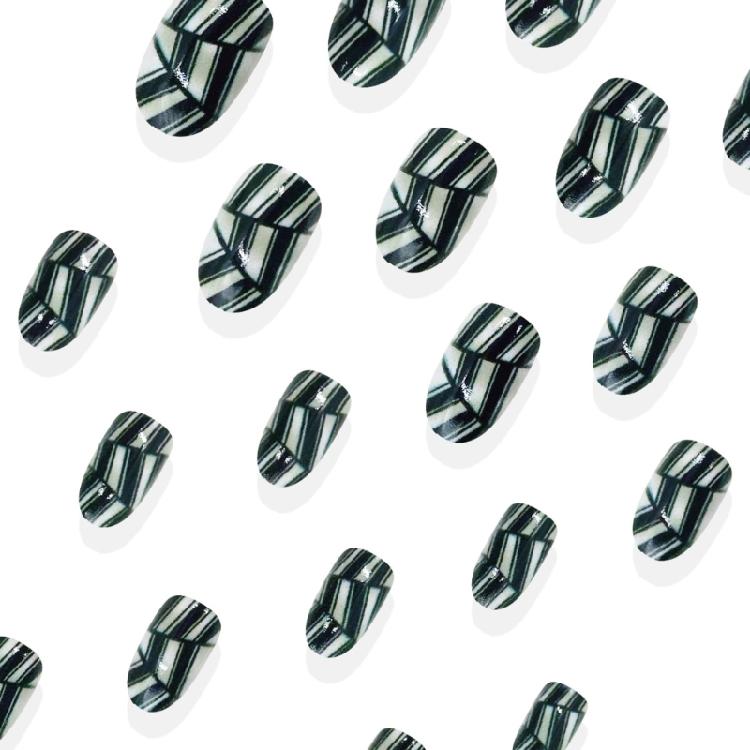 24Pieces Oval Fake Nail Split Stripes Pattern 3D Textured Tips Crystal Embellishments Easy DIY Application