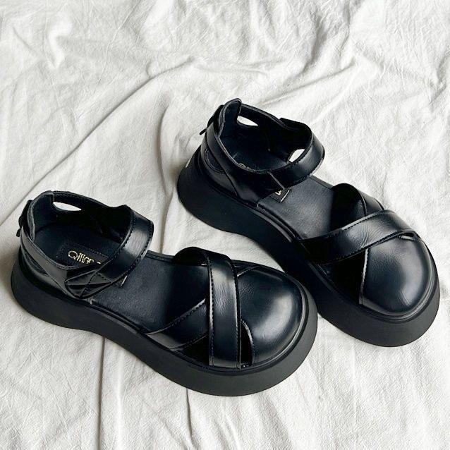 Sandales romaines à tête de sac à semelle épaisse pour femmes automne nouveau à semelle épaisse creuse à semelle souple antidérapante confortables chaussures cage à cochon