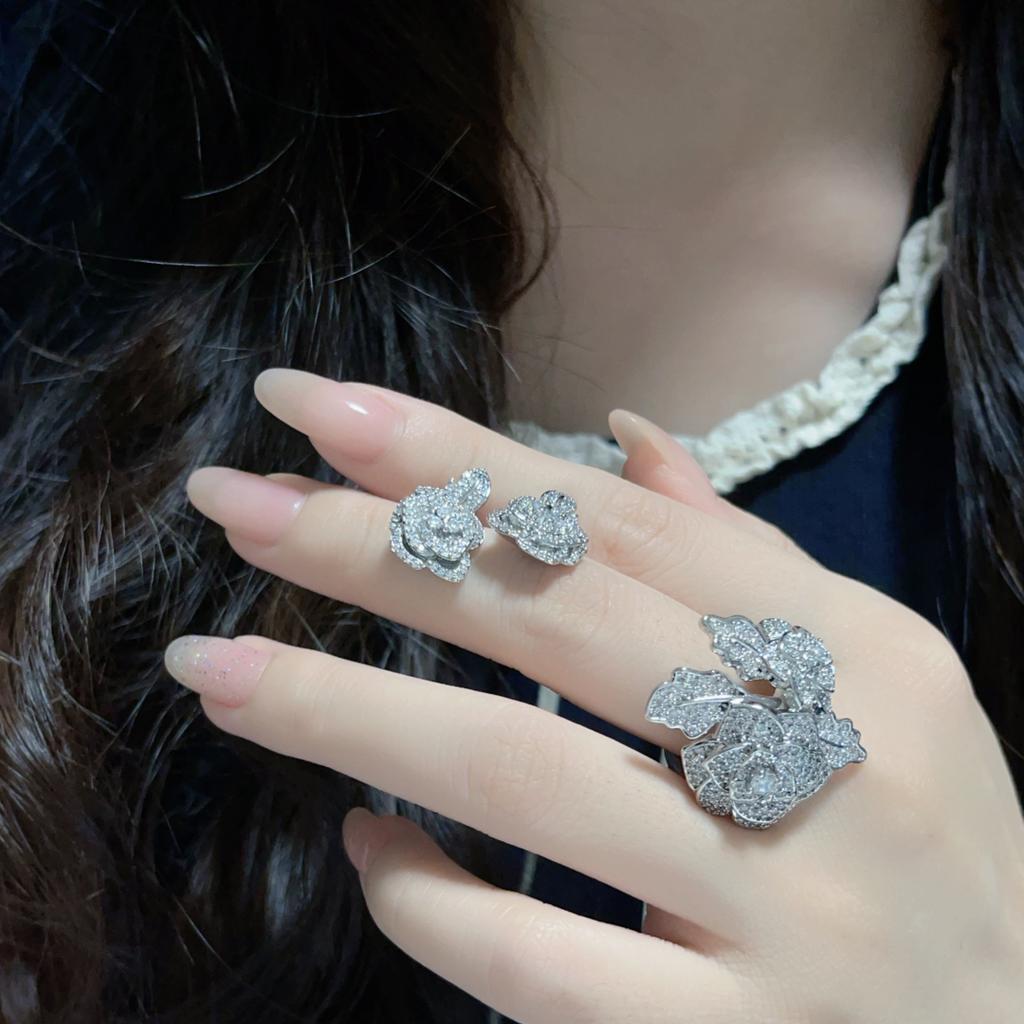 Light Luxury Personalized Rose Ring Women'S High-End Sense Inlaid With Diamond Camellia Necklace Stud Earrings Jewelry Set