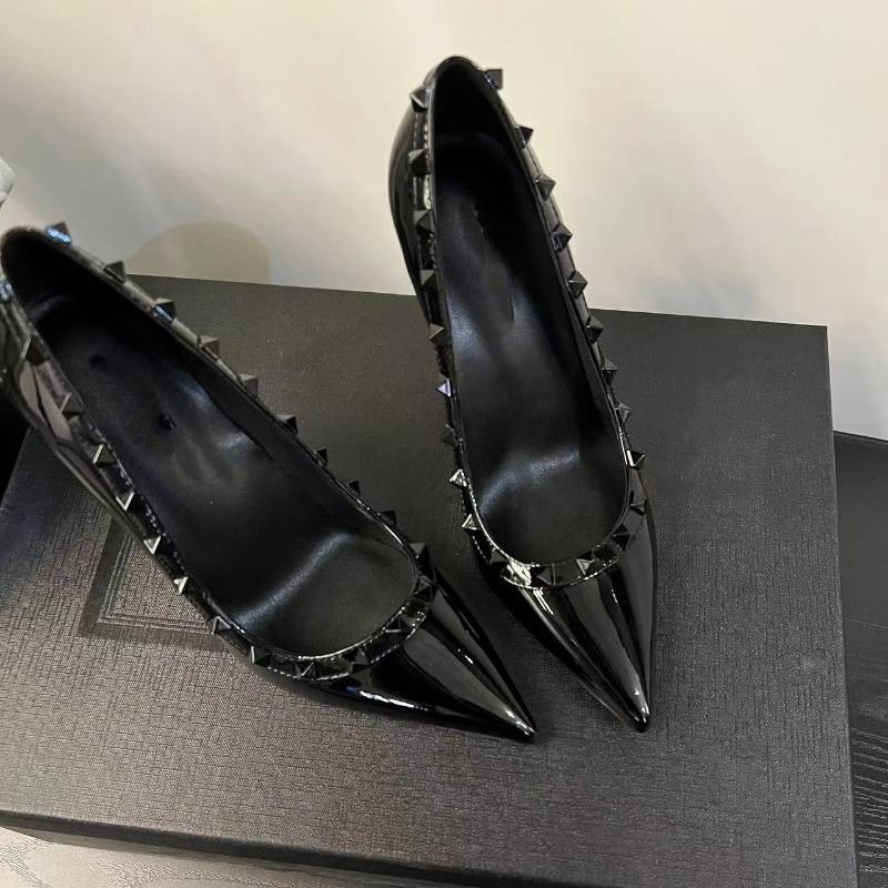 Women's Autumn New Style Popular Rivet Designer Solid Color Pointed Stilettos Outdoor Casual Party Women's Low-top Shoes