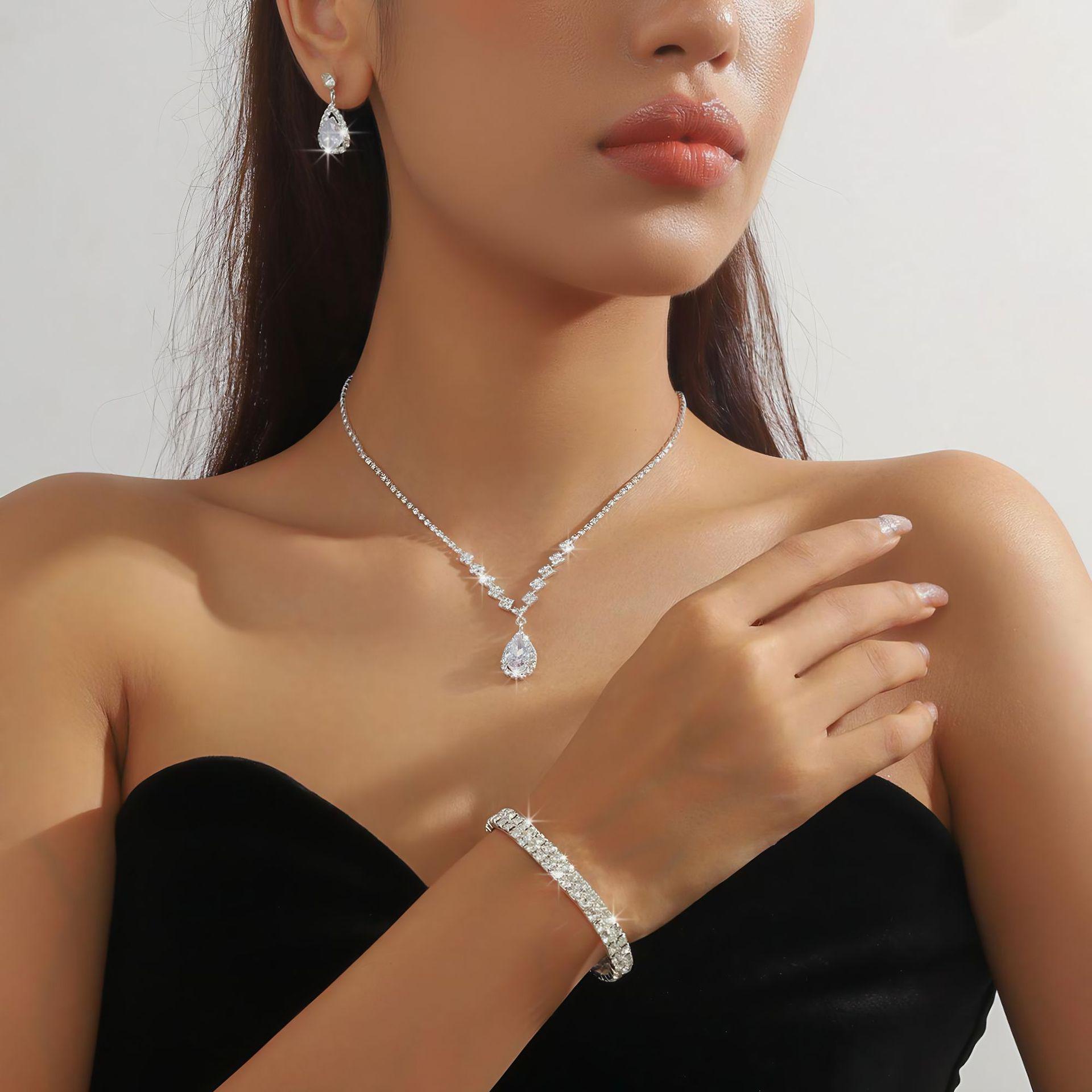 Элитный набор: ожерелье и браслет со стразами и цирконами для невесты