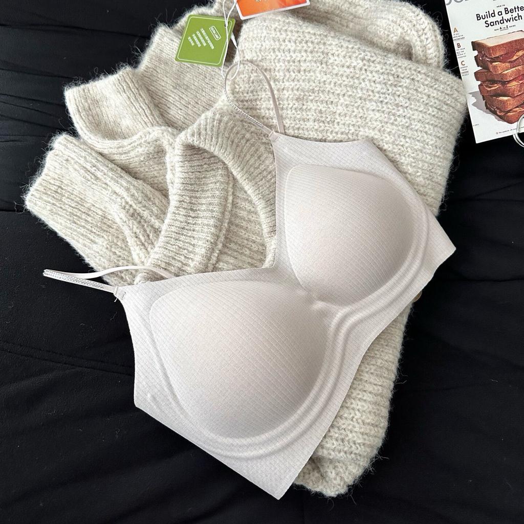 Thin Fine Flash Shoulder Strap Liquid Jelly Underwear Beauty Back Artifact Gathering Pull Seamless Bra Fixing Cup