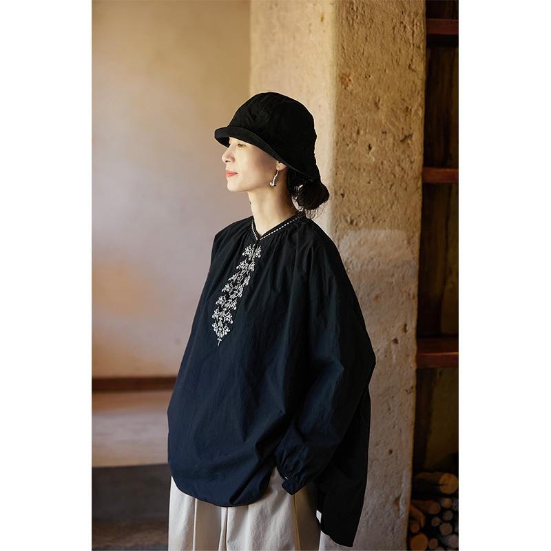 Black Cotton Women s Chinese-Style Embroidered Shirt with Stand-up Collar Medium