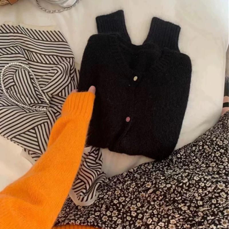 Wool Cardigan, Round-neck Long-sleeve Sweater, Anti-loose-stitch Knitted Coat, New Autumn-winter Style, Versatile for All Occasions.