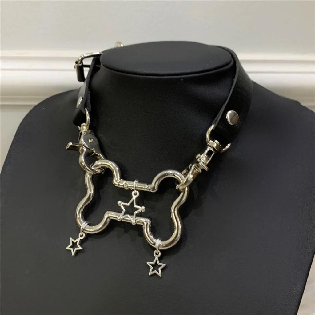 Punk Five-pointed Chokers Necklace Trendy Rivet Metal Star Chains for Women Retro Rock Hip Hop Charm Gothic Party Jewelry Gift