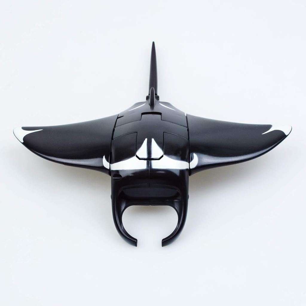 The Access robot figure, manta ray, transforming robot, Seabatron, hero of the blue sea, animal, aquarium toy
