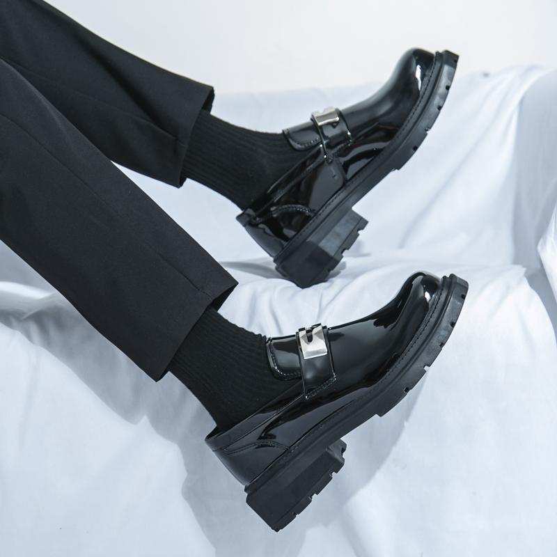 Fashion New Fashionable And Retro Patent Leather Men's Loafers Thick-Soled Metal Buckle Walking Shoe Comfortable Soft-Soled Office Shoes