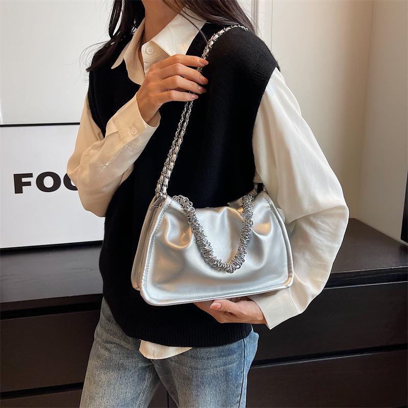Trendy Chain Women Shoulder Bags  New Pleated Soft Leather Zipper Handbags Female Commuting Versatile Cloud Bags