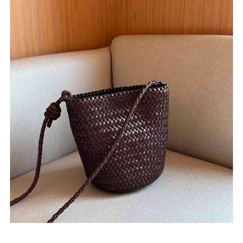 

Южная Корея Сумка ручной работы Женская 2025 Новое поступление Легкая роскошь Меньшинство Причудливая Приморская На плечо Кросс-боди Сумка-ведро Chocolate Cafe