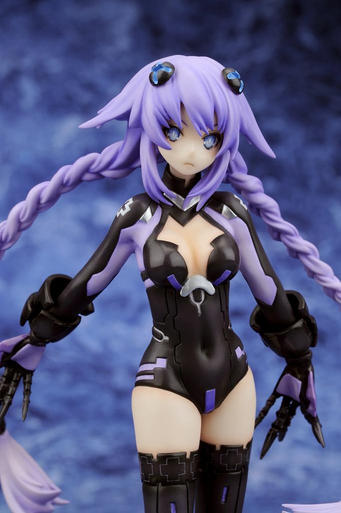 Hyperdimension Neptunia Purple Heart (1/8 Scale PVC Painted Finished Product)