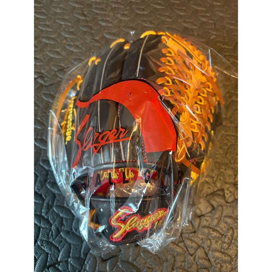 Used New, unused Kubota Slugger softball order glove AR5 with glove bag