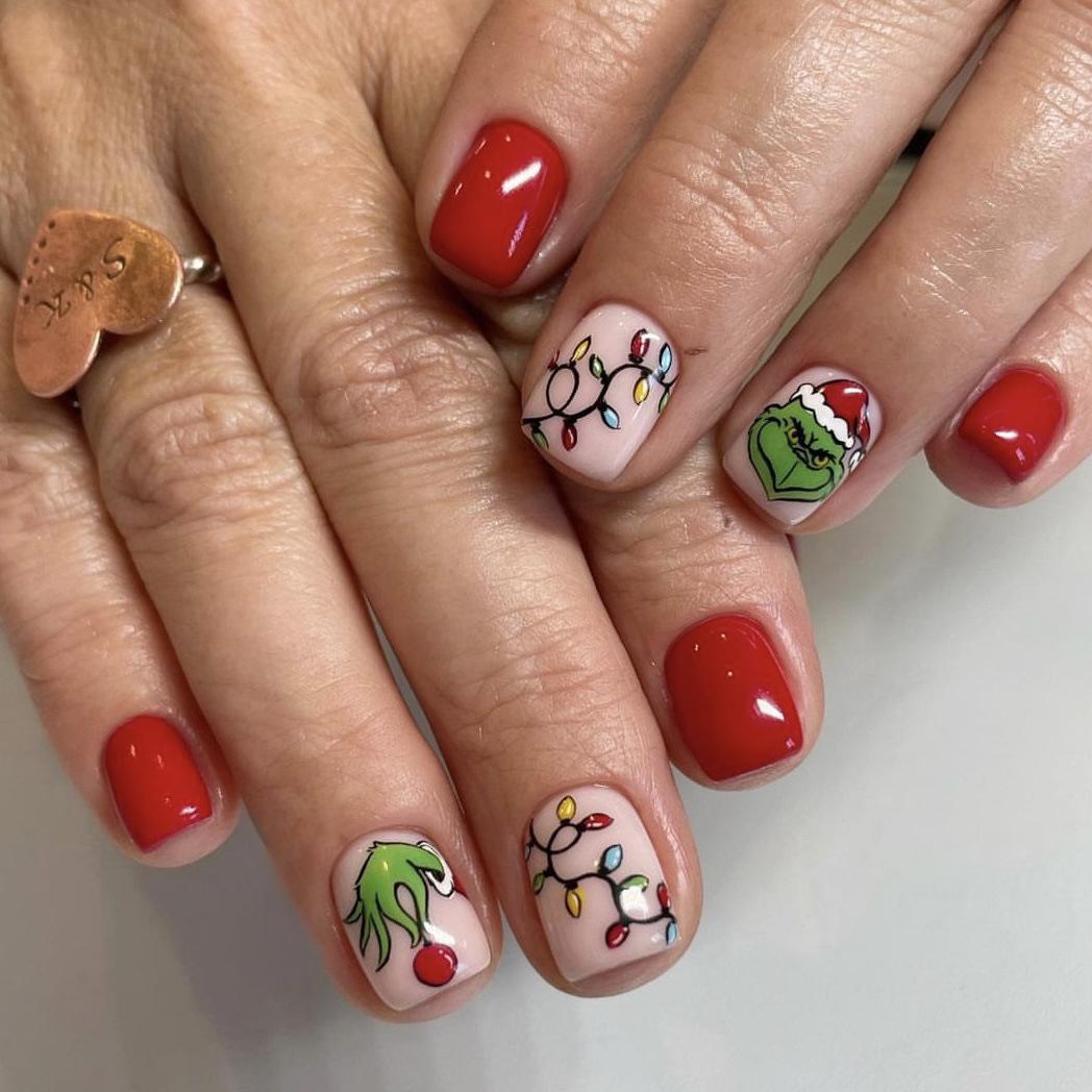 

Glossy Grinch-Inspired Press-On Nails with Red Hat & Green Garland Design, 24 Pieces