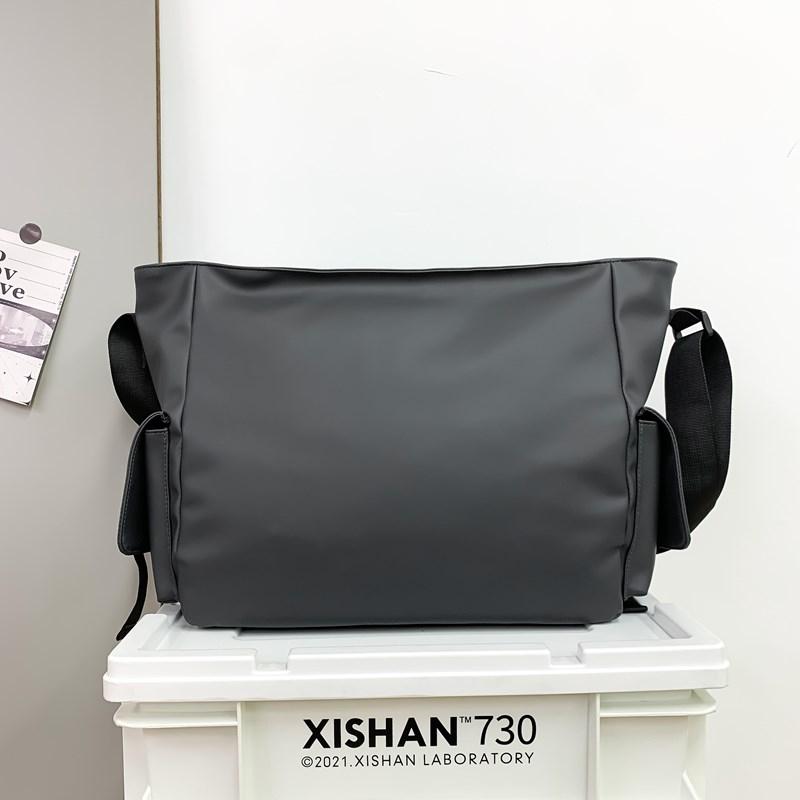 Minimalist Tactical Messenger Bag for Men Women – Water-Resistant Shoulder Bag with Multiple Pockets