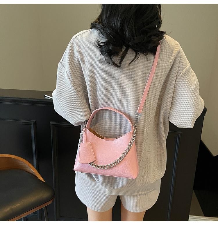 2025 European and American style new women's bag fashionable underarm bag simple bag chain handbag casual large-capacity tote bag