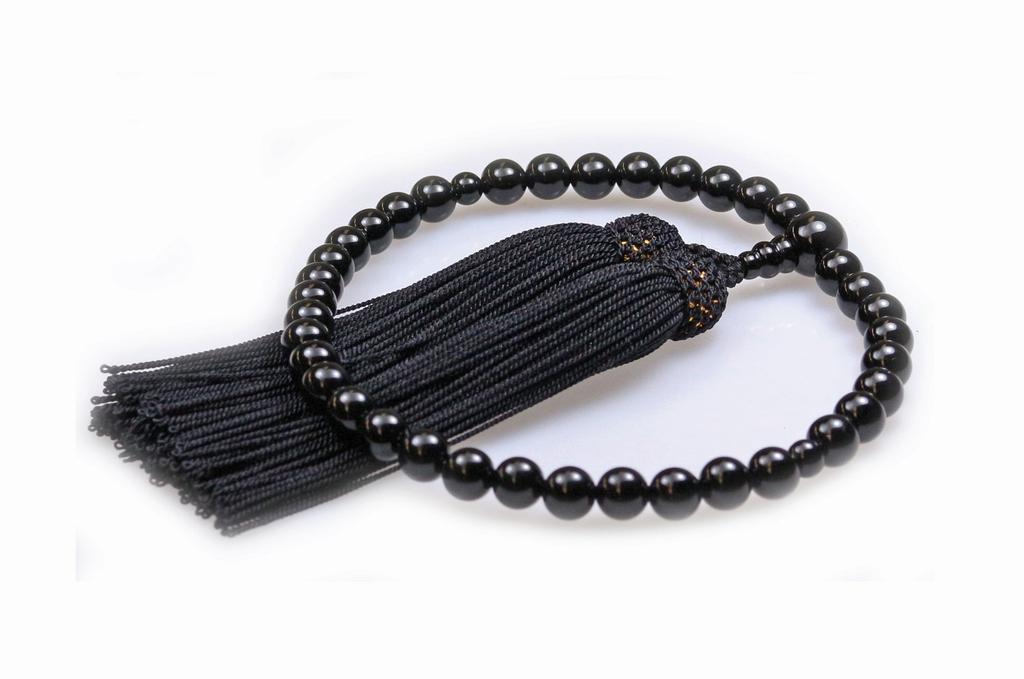 Founded In 1885, This Kyoto-made Onyx Prayer Beads from Nakago, Kyoto, Features a Silk Tassel and a Prayer Bead Pouch. Suitable for Women of All