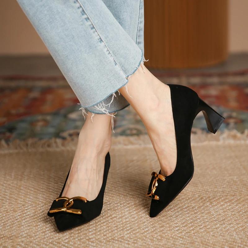 Fashion 2024 French style thick heel shoes for women  Spring and Autumn new versatile pointed black high heels for women