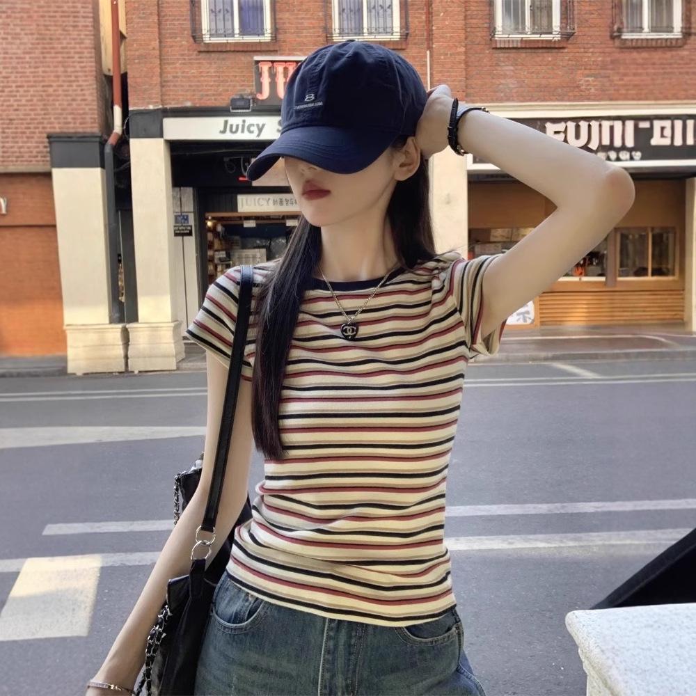

Women s Striped Retro Chic Slim Fit Short Sleeve T-Shirt S - Premium