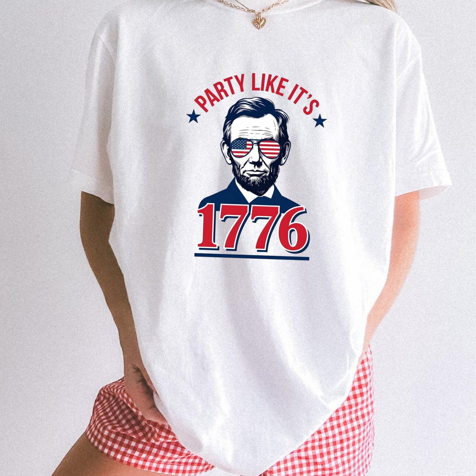 Funny Abe Lincoln T-Shirt, Party Like Its 1776 Text Graphic Tee, Comfort Colors 1717 Top L